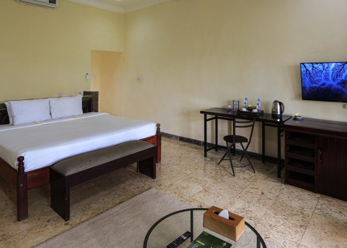 Deluxe King Bed 1